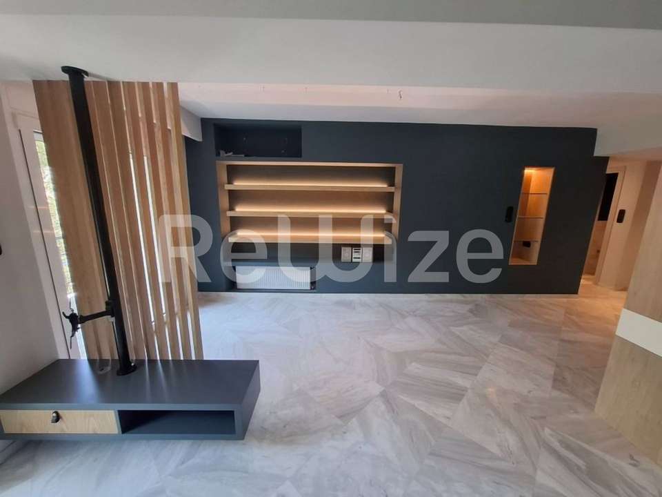 Image 2 of 14
