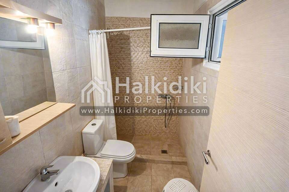 Image 2 of 21