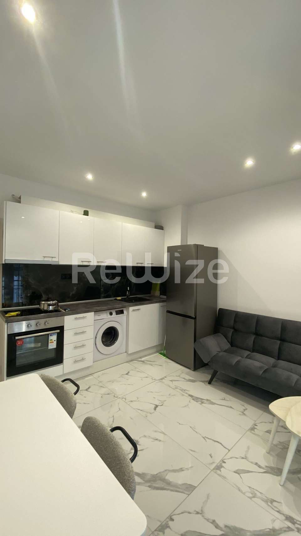 Image 2 of 16