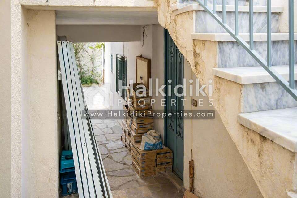 Image 2 of 12