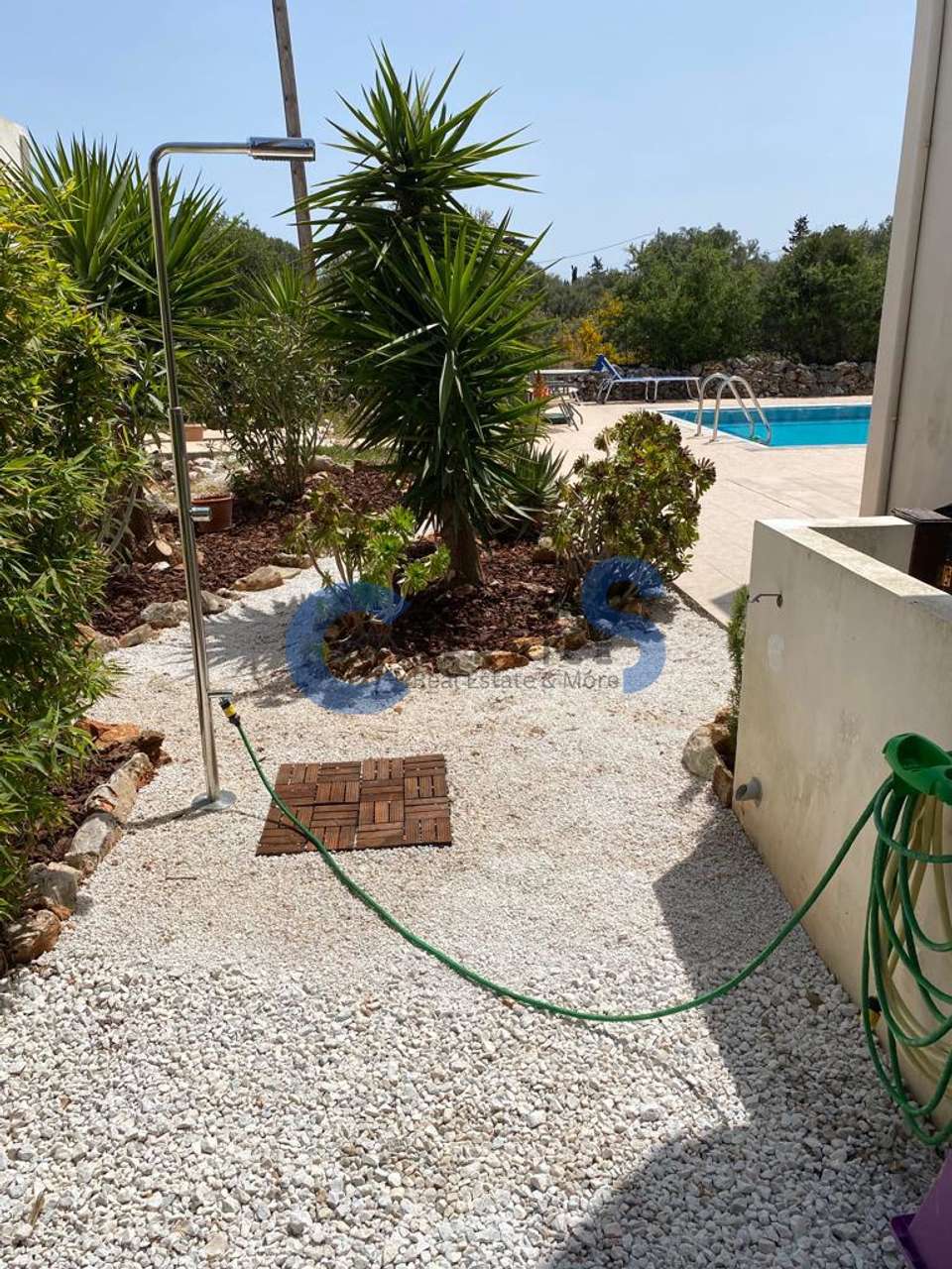 Image 2 of 18