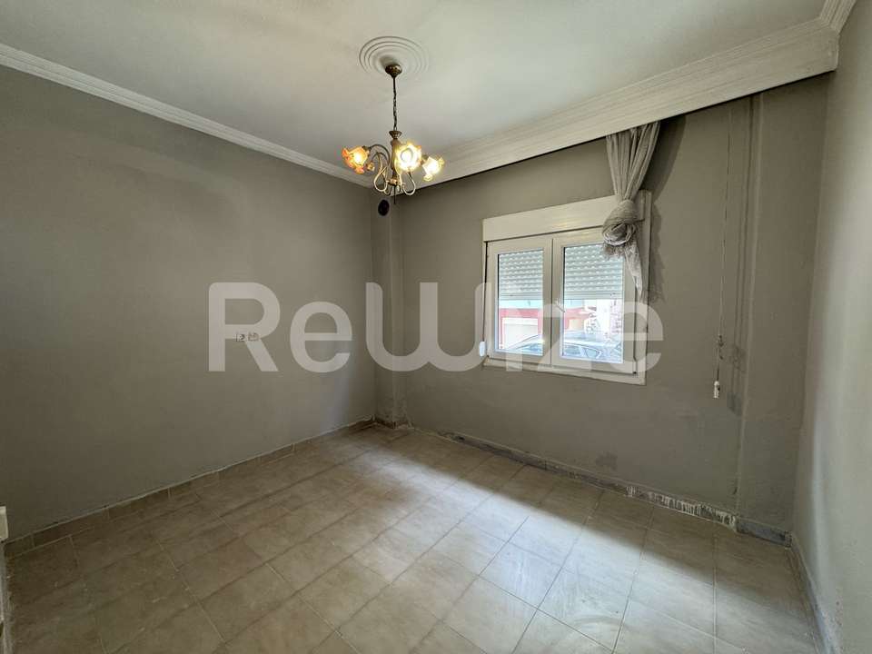 Image 2 of 10