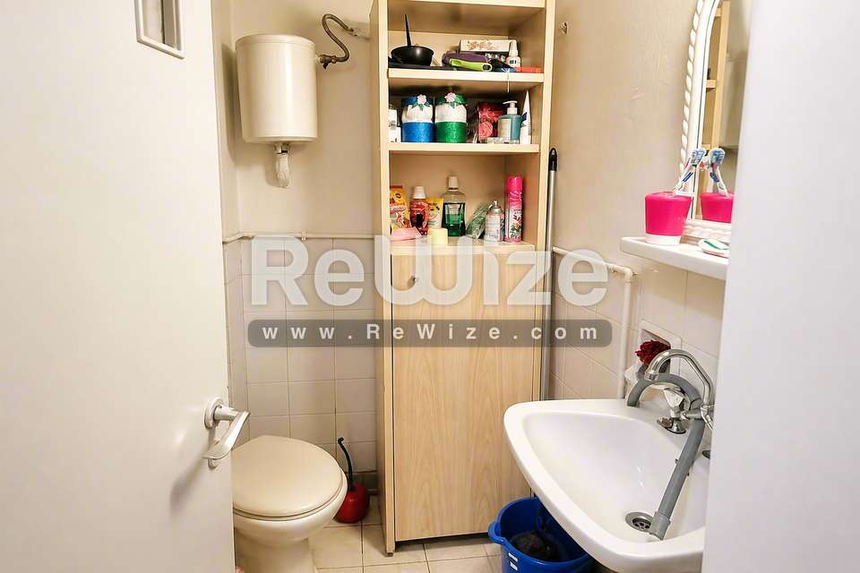 Image 2 of 10
