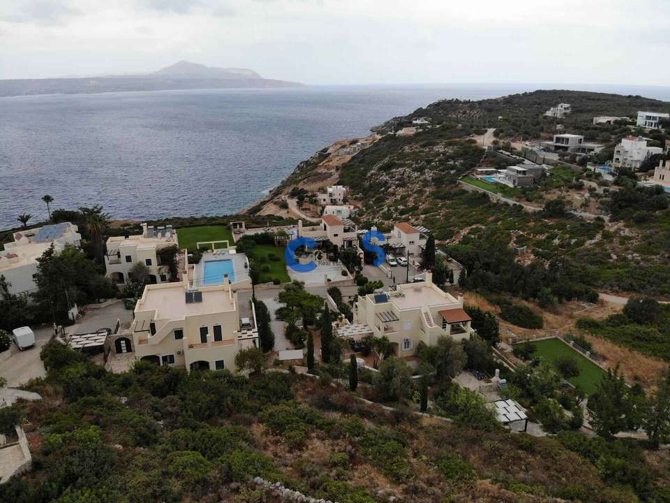 Image 0 of 14