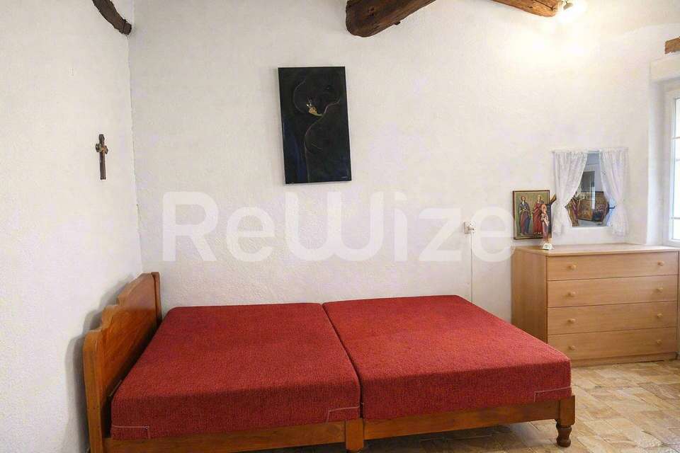 Image 2 of 17