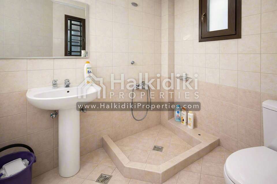 Image 2 of 22