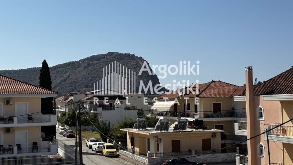 Image 0 of 25