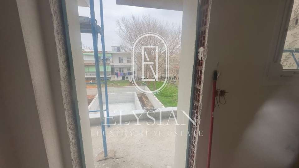 Image 1 of 18