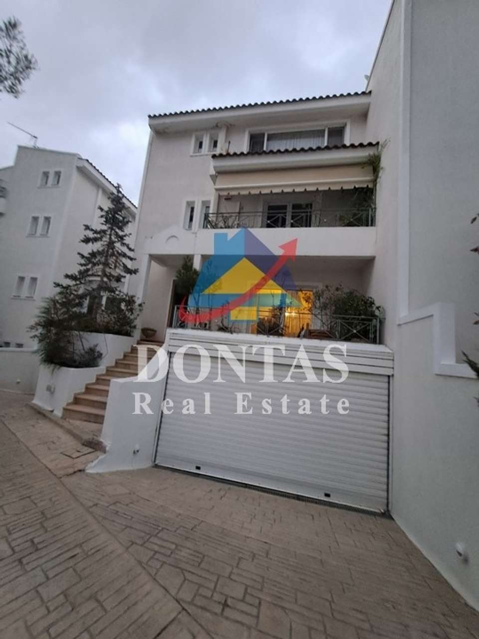Image 2 of 31