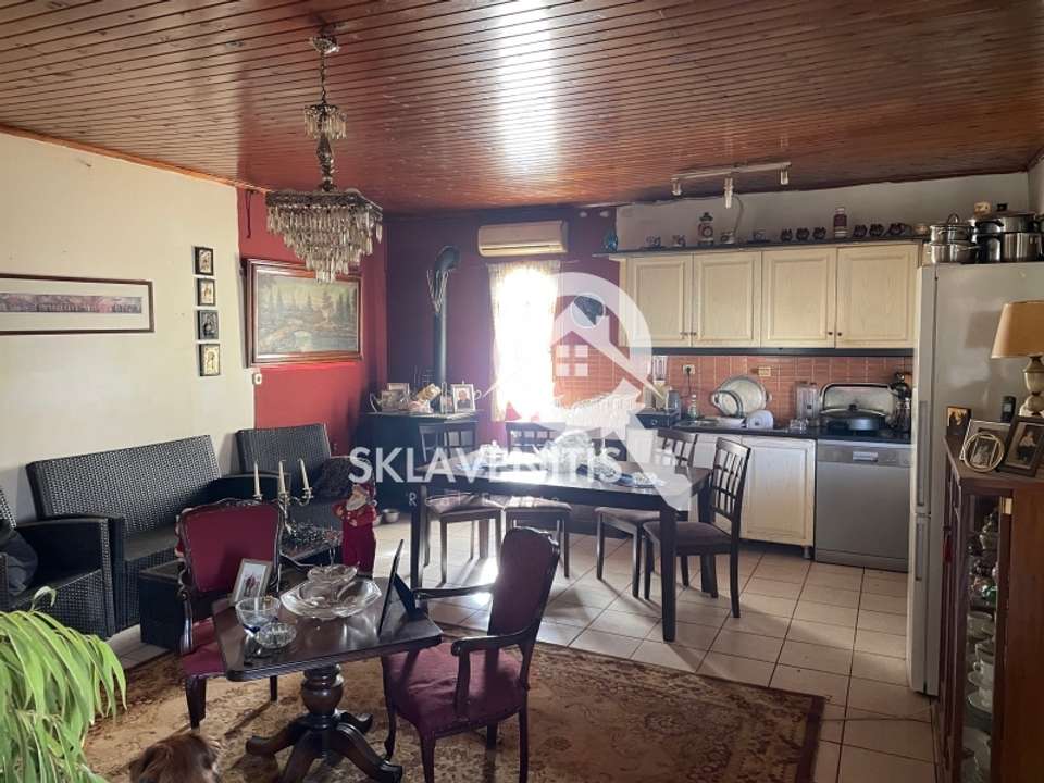 Image 2 of 30