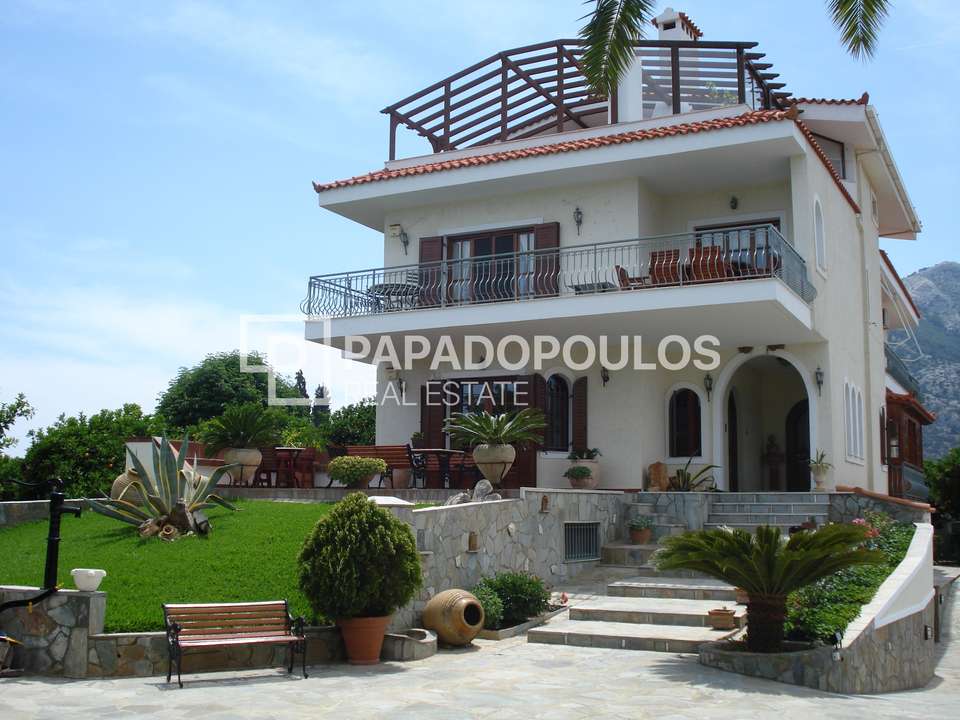 Image 0 of 8