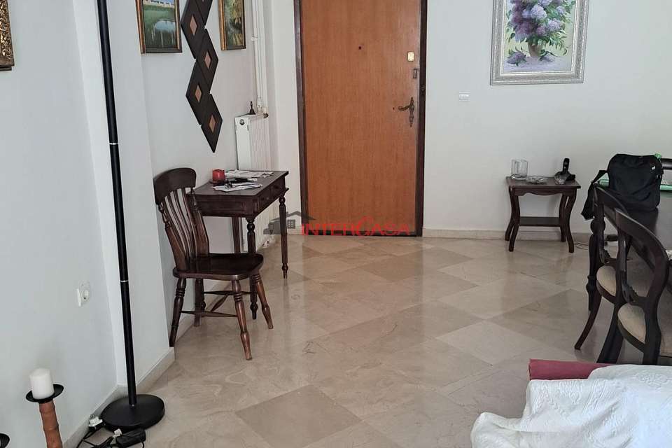 Image 2 of 19