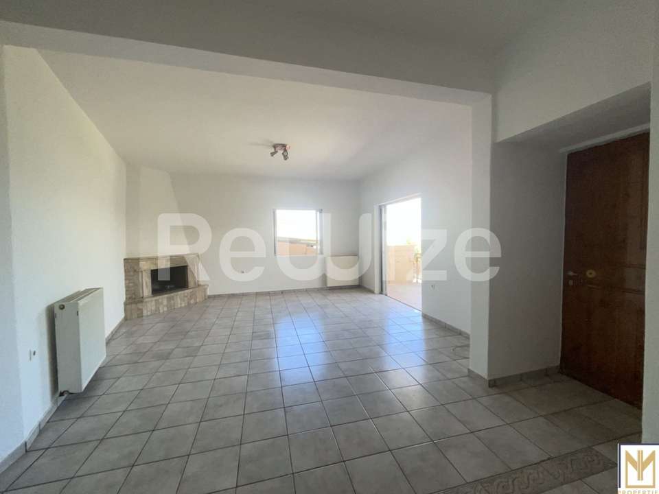 Image 1 of 18