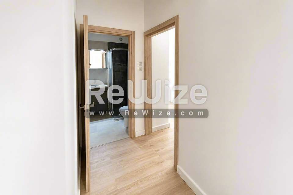 Image 2 of 18