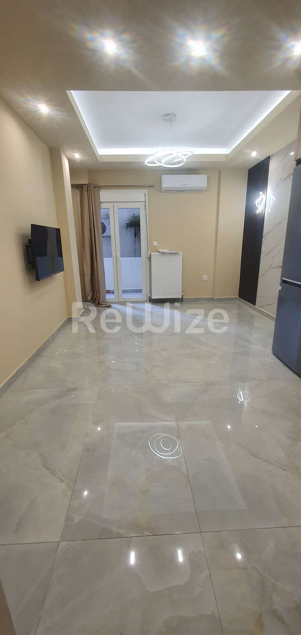 Image 2 of 20