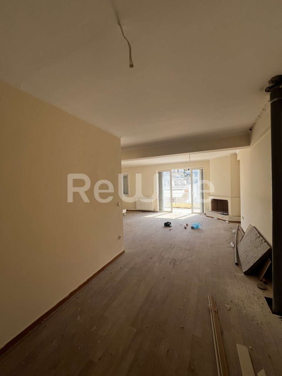 Image 2 of 6