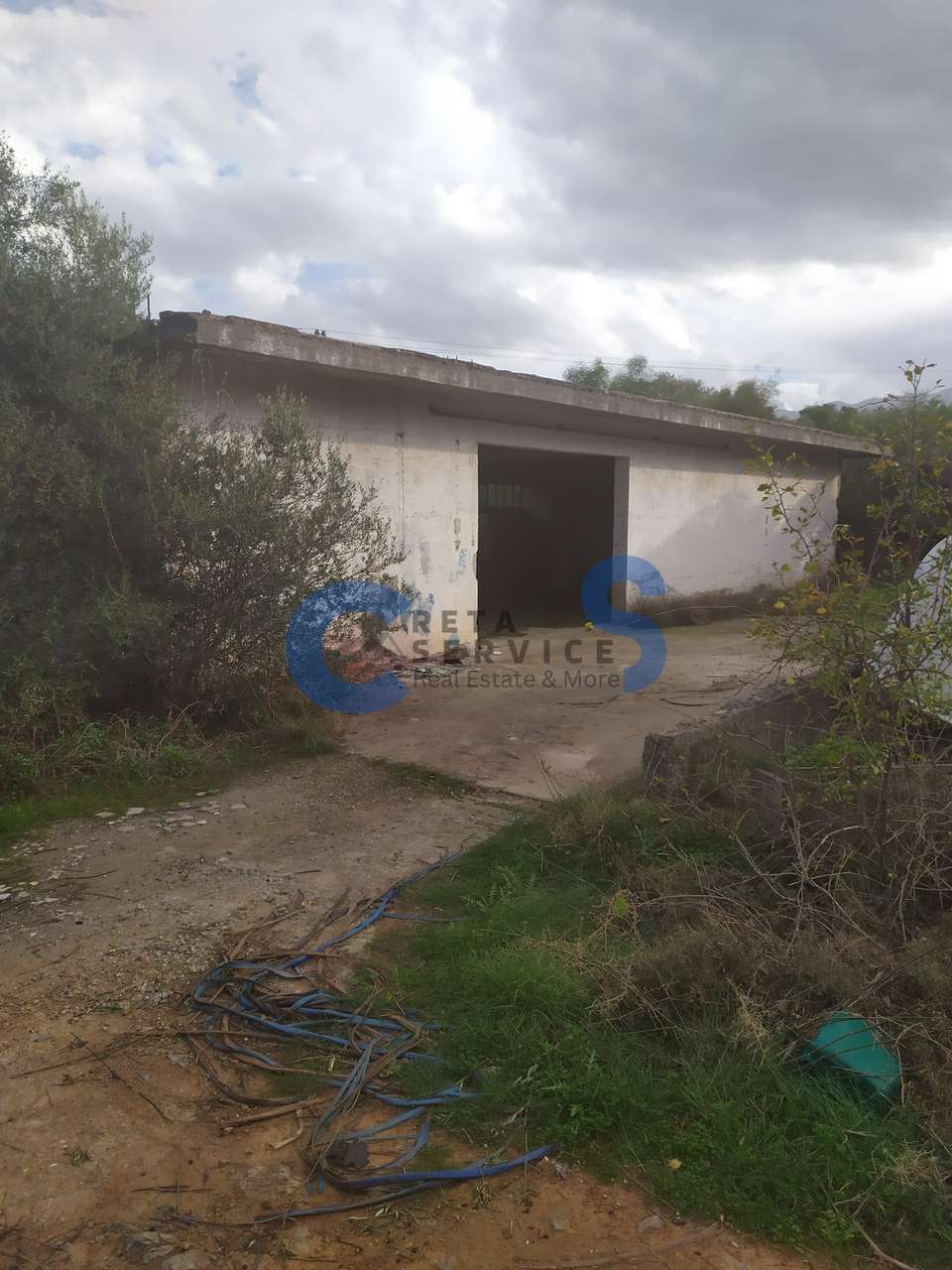 Image 0 of 6