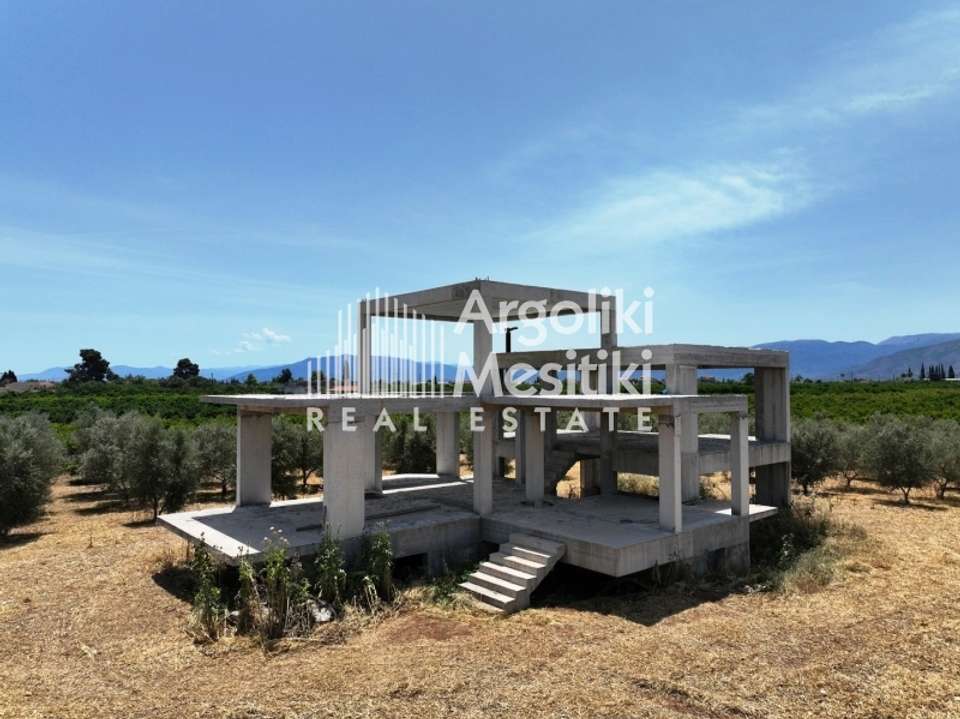 Image 0 of 25