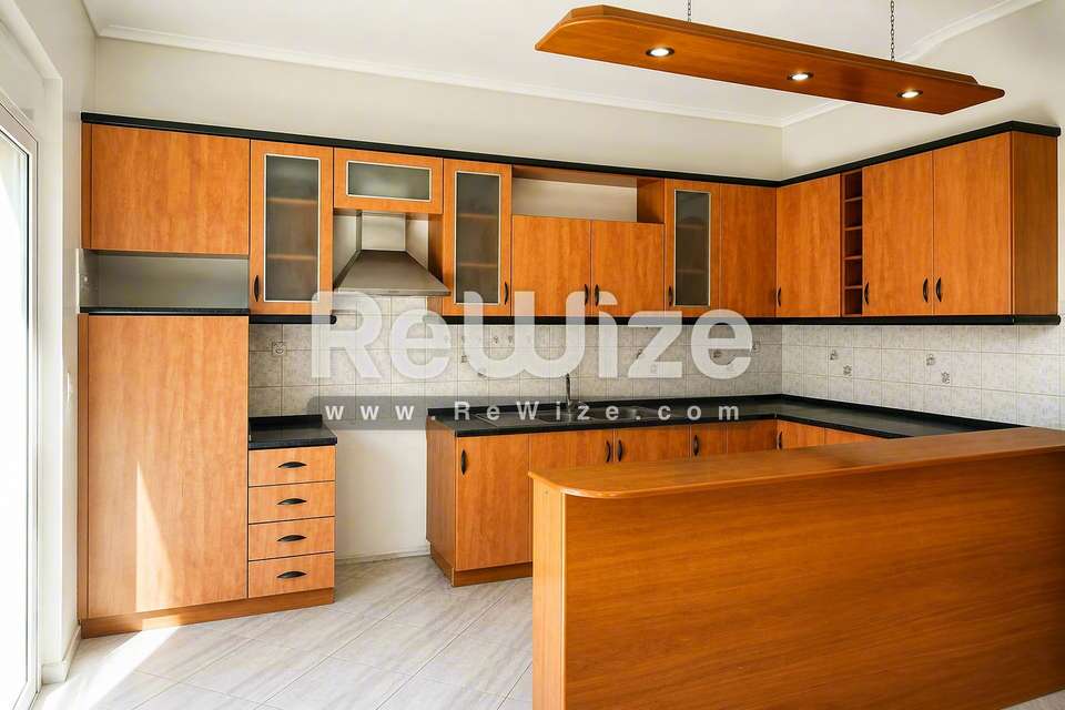 Image 2 of 9