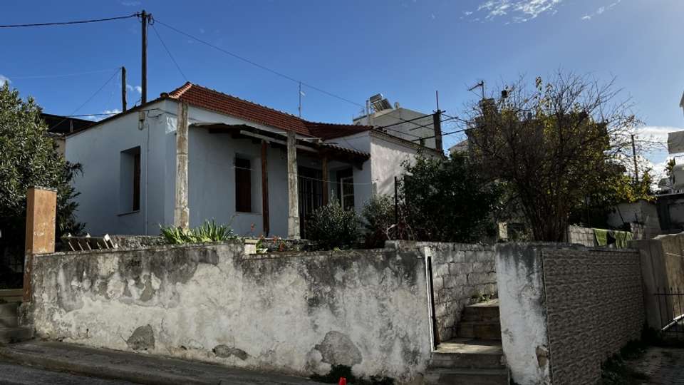Image 0 of 16
