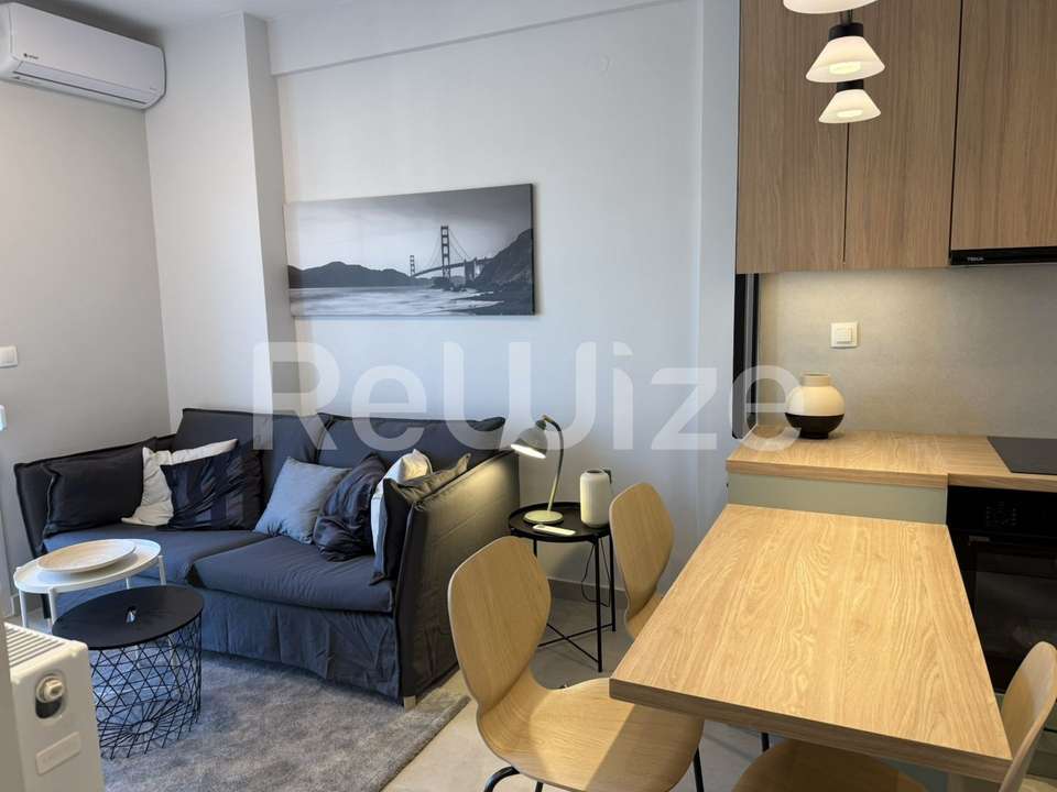 Image 2 of 11
