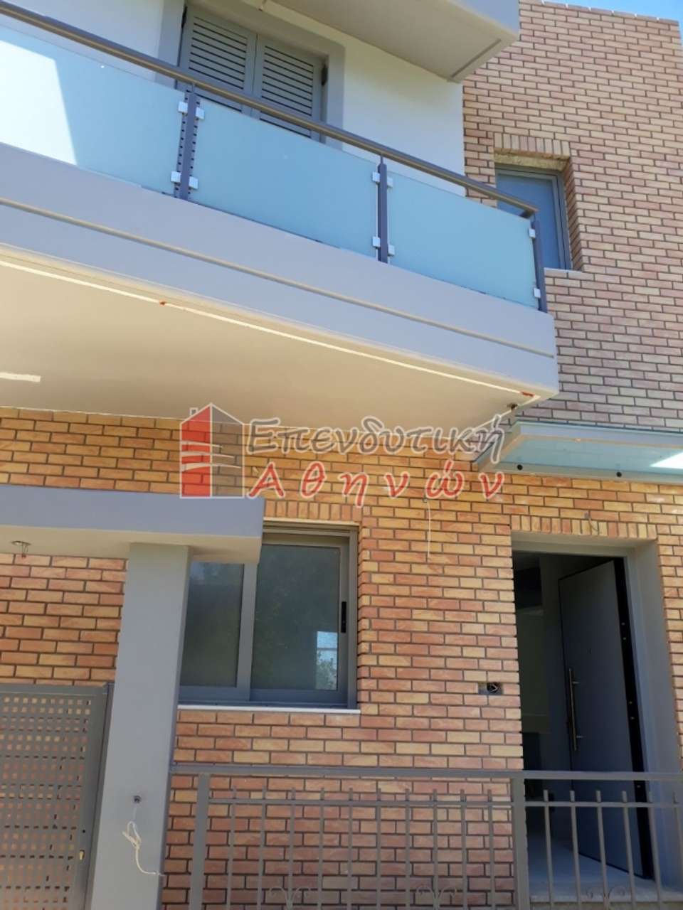 Image 2 of 33