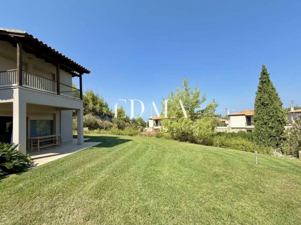 Image 2 of 17