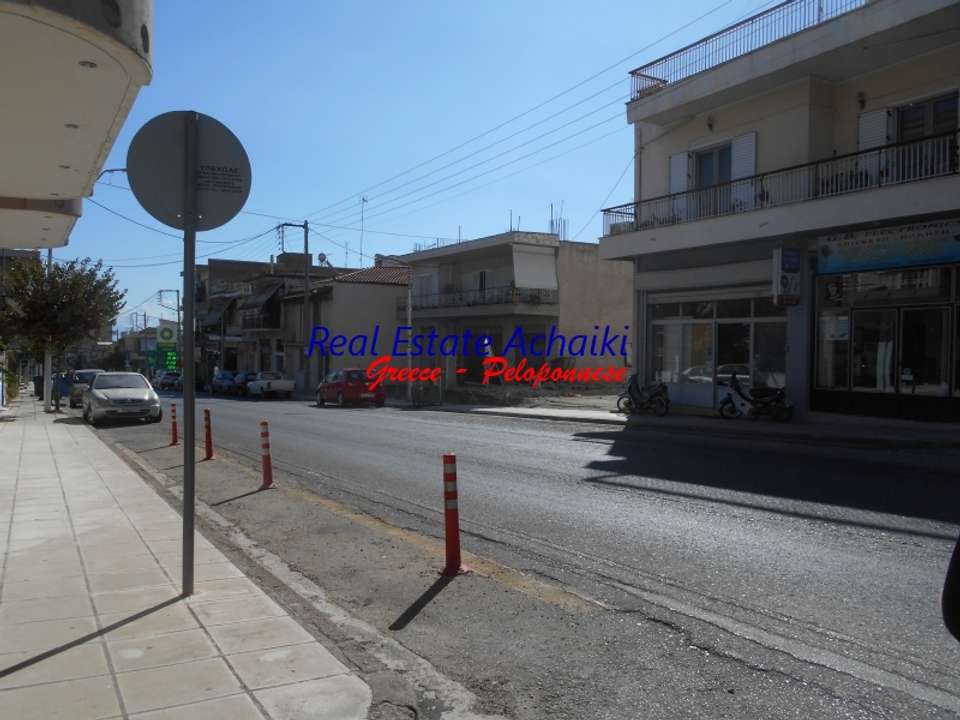 Image 0 of 8