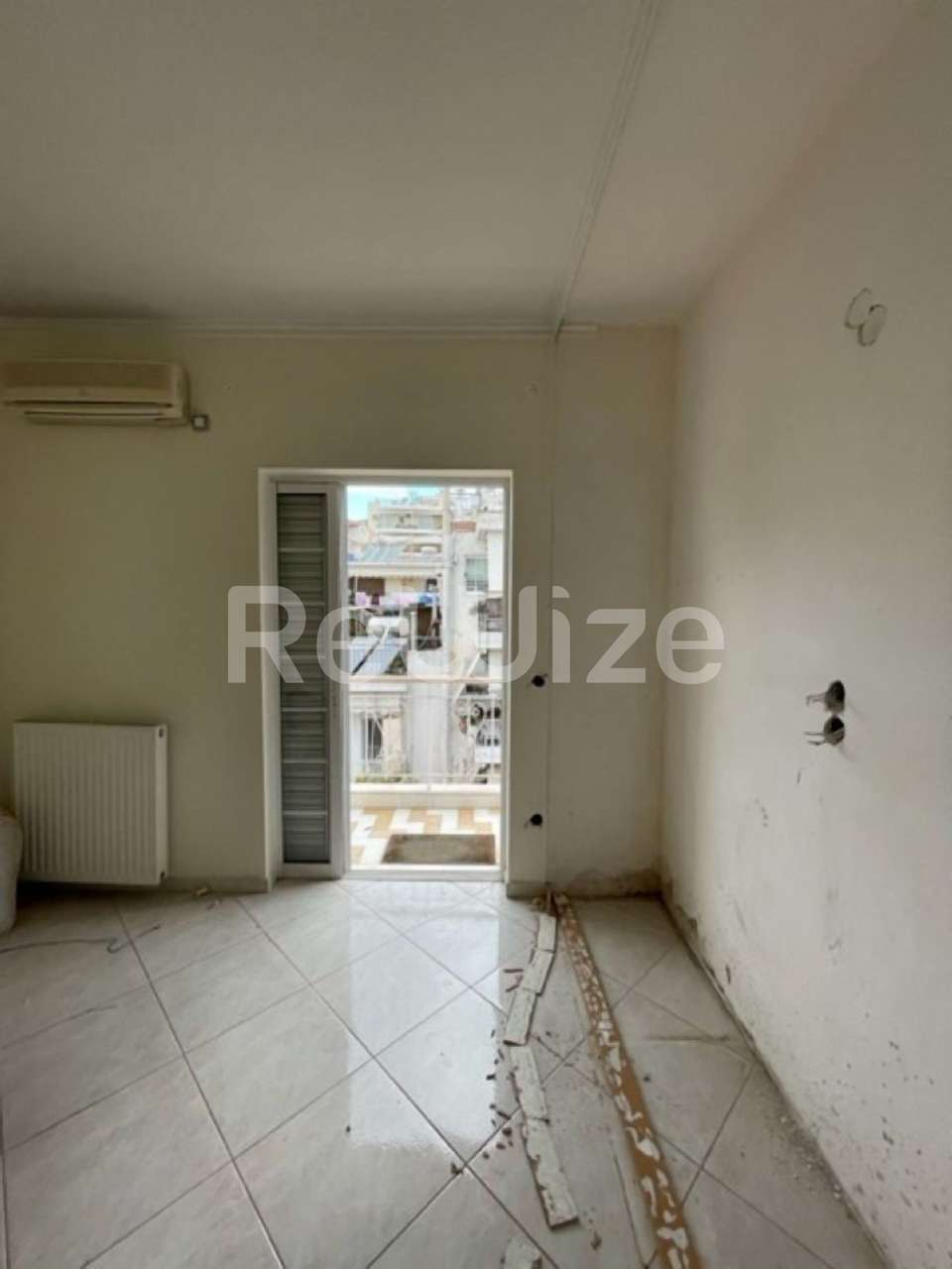 Image 2 of 12