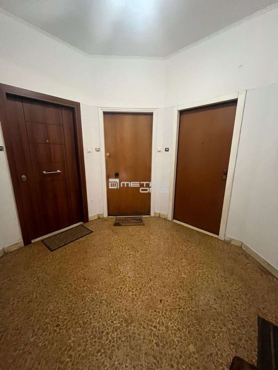 Image 0 of 9