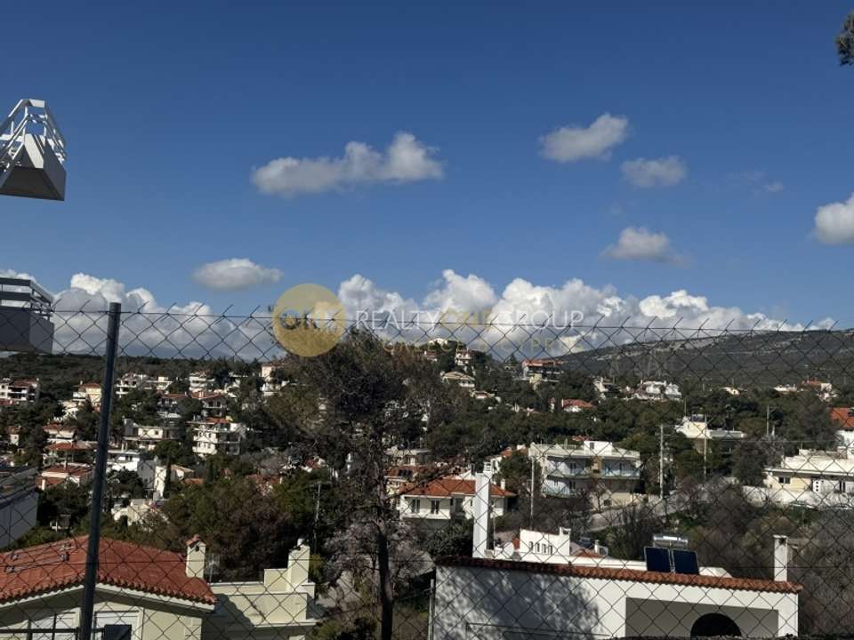 Image 0 of 6