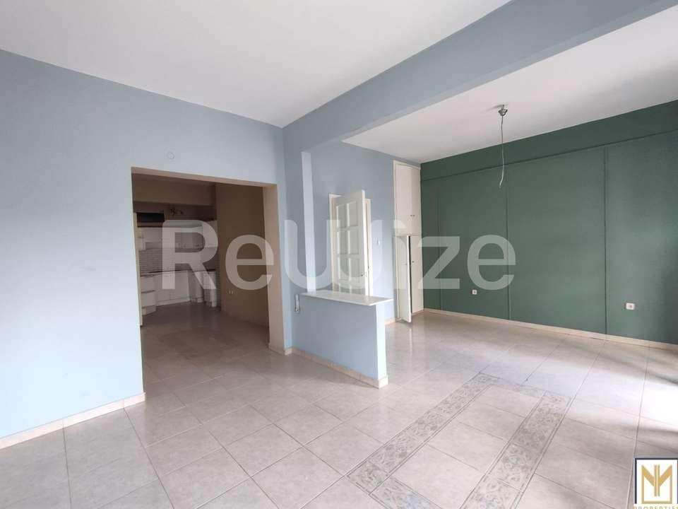 Image 2 of 18