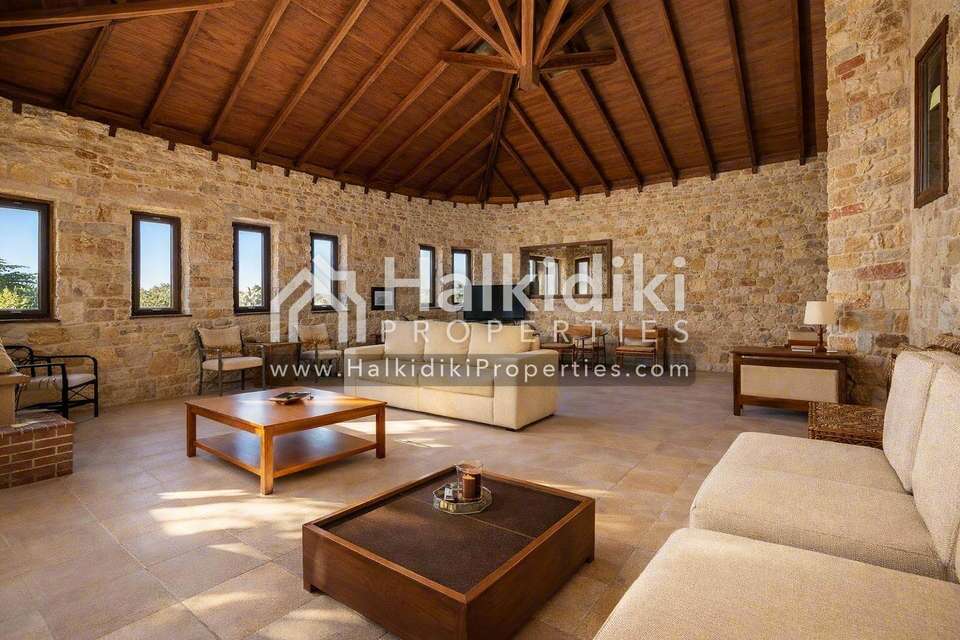 Image 2 of 25
