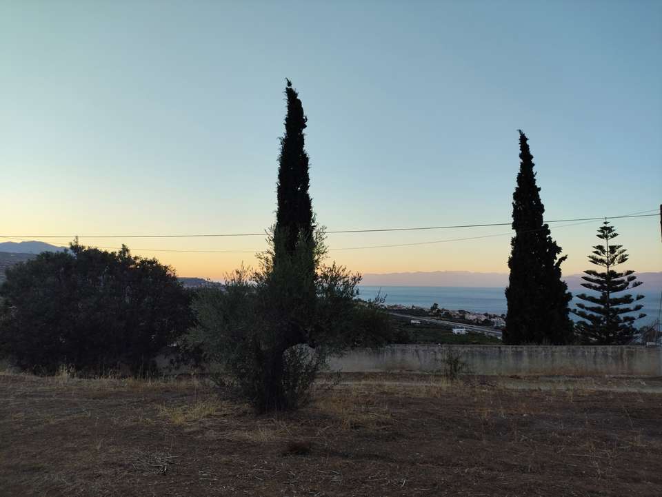 Image 0 of 27