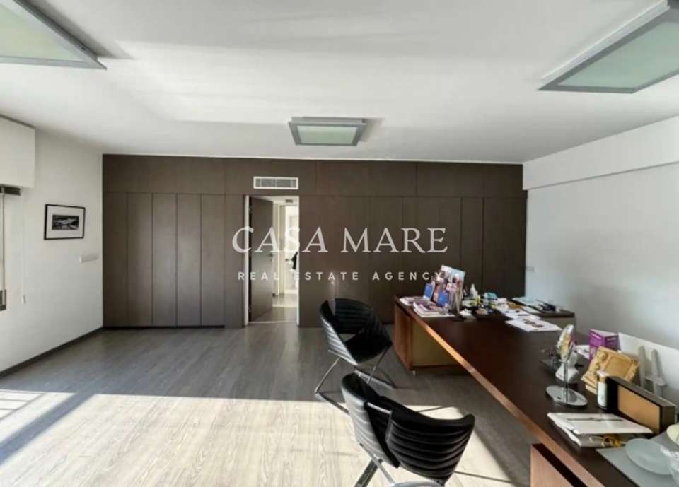 Image 2 of 9