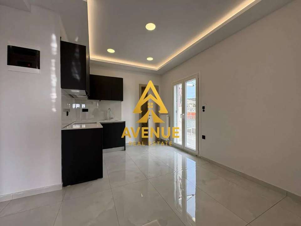 Image 2 of 25