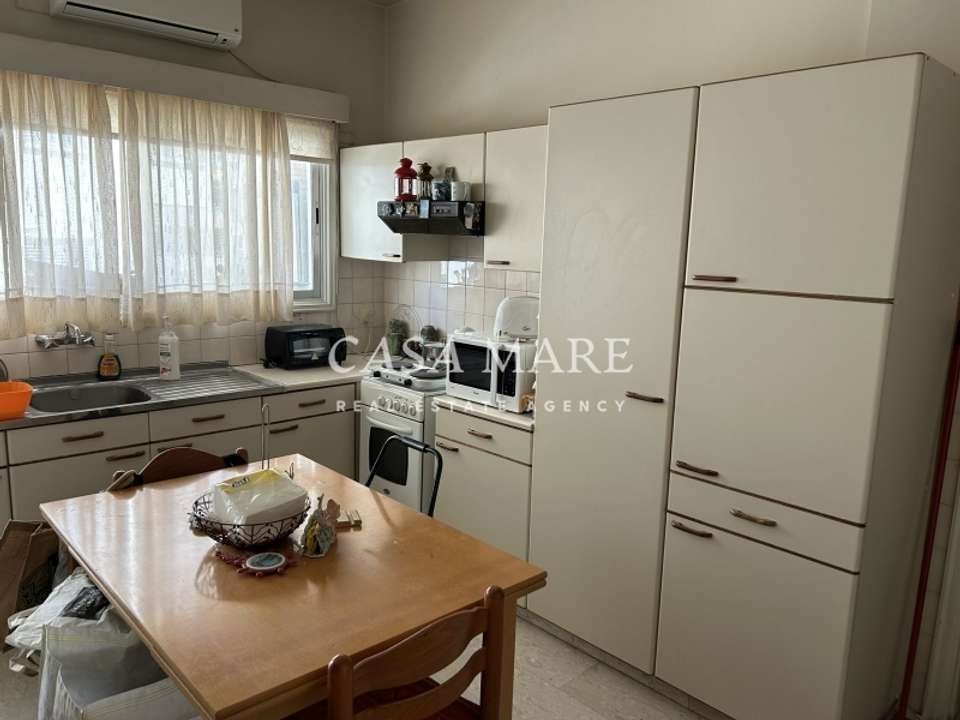 Image 3 of 6