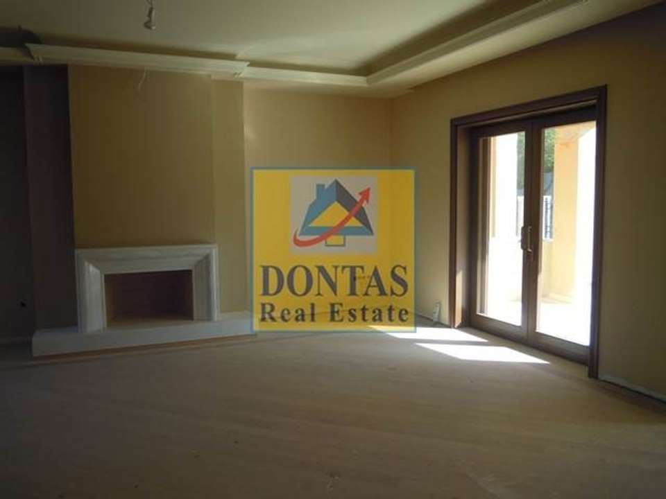 Image 0 of 6
