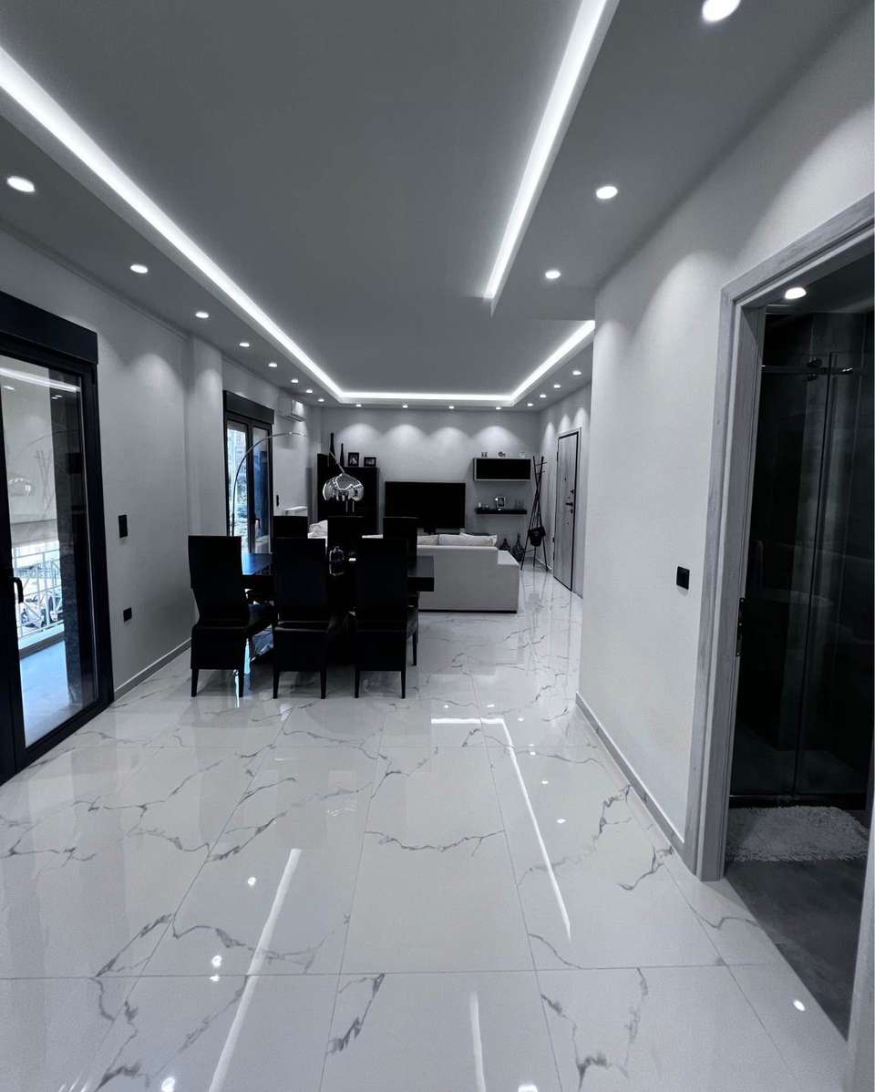 Image 2 of 10