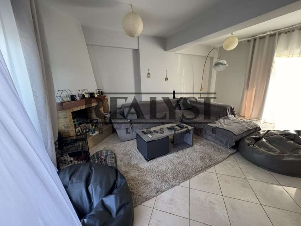 Image 2 of 19