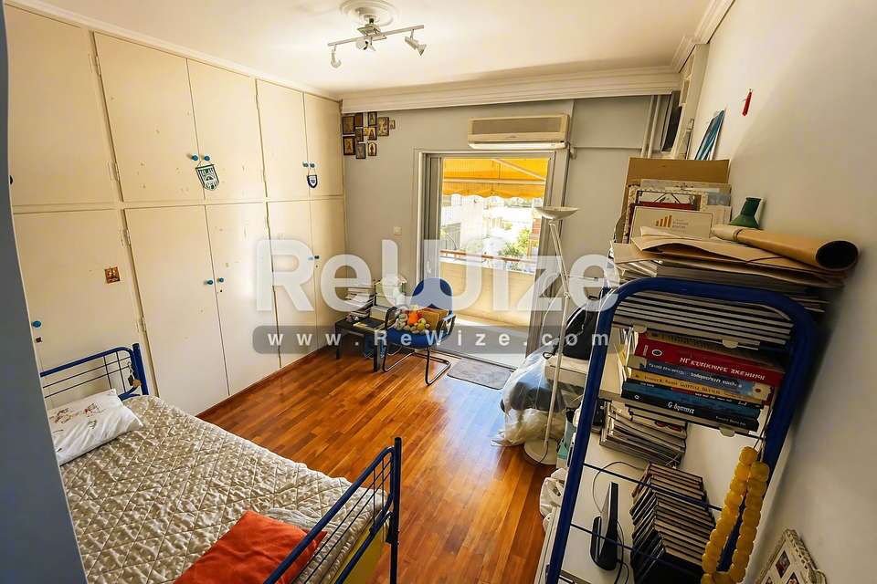Image 2 of 19