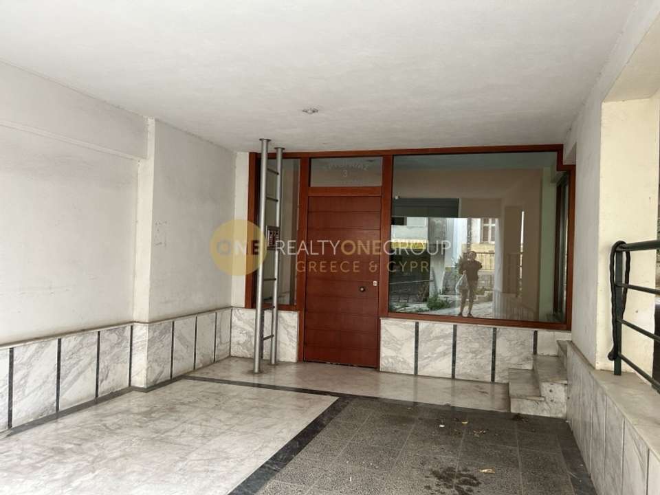 Image 0 of 20