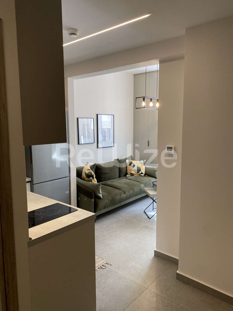 Image 2 of 21