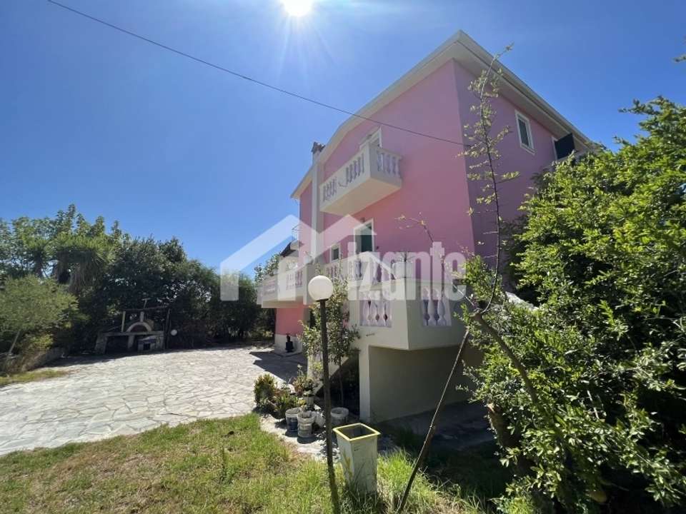 Image 0 of 16