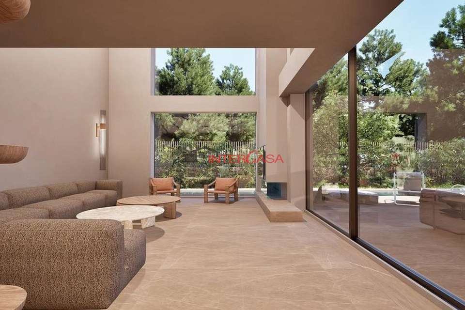 Image 2 of 11