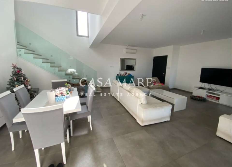 Image 2 of 14