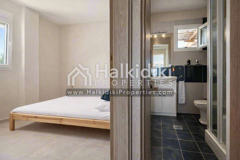 Image 2 of 21