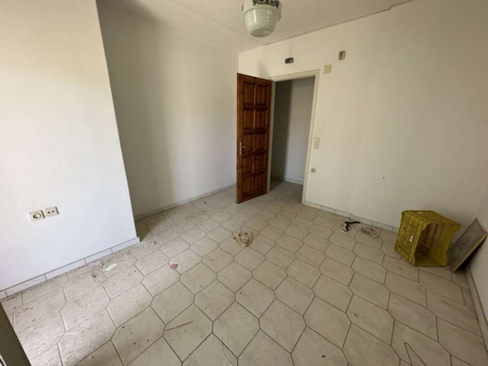 Image 7 of 9