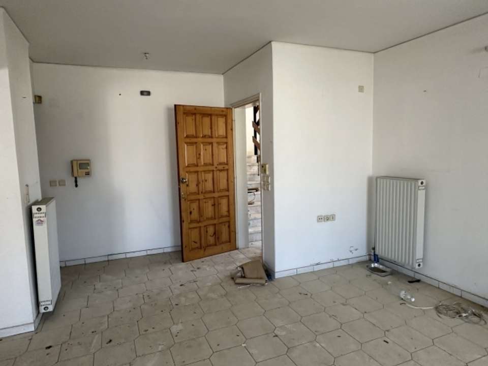 Image 2 of 9