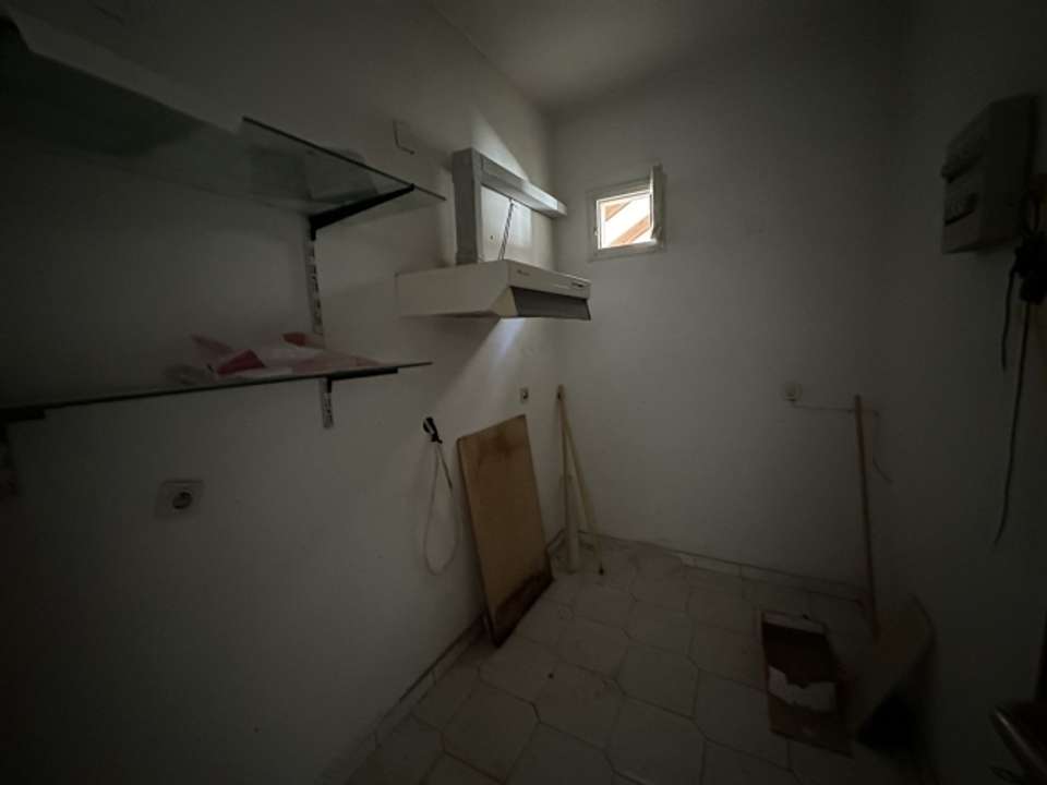 Image 6 of 9